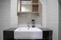 In-room Bathroom Scenic And Comfortable Studio At West Vista Apartment