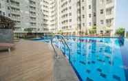 Swimming Pool 6 Homey And Comfy Studio Apartment At Parahyangan Residence