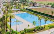 Swimming Pool 4 Homey And Restful Studio Room At Sky House Bsd Apartment