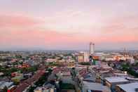 Nearby View and Attractions White And Cozy Studio At Vida View Makassar Apartment