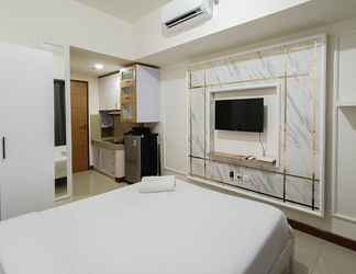 Bilik Tidur 2 White And Cozy Studio At Vida View Makassar Apartment