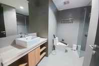 In-room Bathroom Fancy And Nice 1Br At Patraland Amarta Apartment