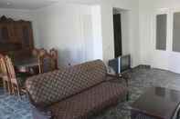 Common Space Spacious 5-bed House in Alamein With Large Garden