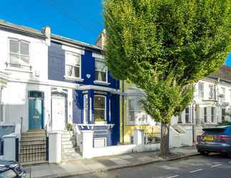 Bangunan 2 Altido Colorful Apt W/Garden, In Shepherds Bush