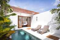 Swimming Pool Villa Anahera