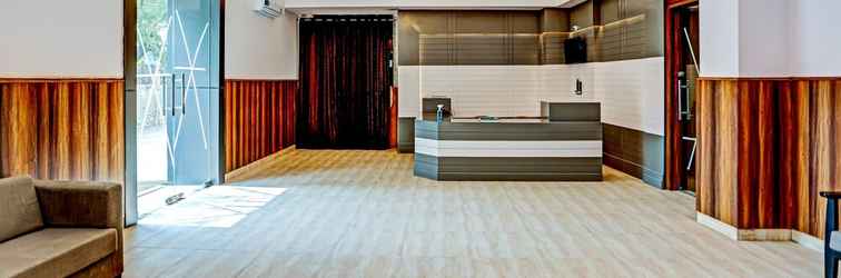 Lobby Hotel Noida Grand Sec 58 By F9 Hotels