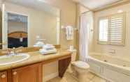 Toilet Kamar 6 Alan's Regal Palms Resort Townhome