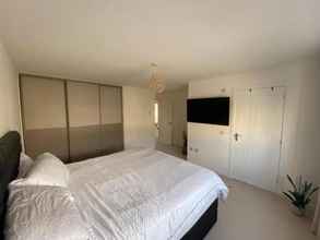 Kamar Tidur 4 Beautiful 4 Bedroom 3 Beds House in Glasgow