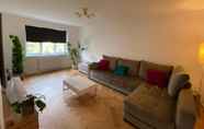 Common Space 7 Beautiful 4 Bedroom 3 Beds House in Glasgow