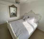 Kamar Tidur 3 Beautiful 4 Bedroom 3 Beds House in Glasgow