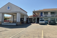 Exterior Executive Inn & Suites