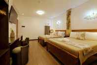 Bedroom Jai-cob's Suites