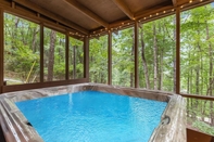 Swimming Pool Lazy Bear - Walnut Mountain Cabin With hot tub