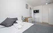 ห้องนอน 3 Remarkable 1-bed Studio in Dagenham