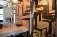 In-room Bathroom Magnificent En Suite Studio