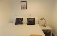 Kamar Tidur 4 Coventry Park House