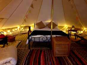 ห้องนอน 4 Luxury 5m Bell Tent With log Burner Near Whitby