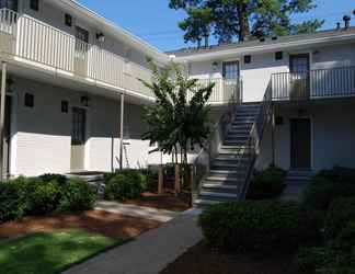 Exterior 2 The Big Awesome 2BR 1BA Condo E - Includes Bi-weekly Cleanings w Linen Change