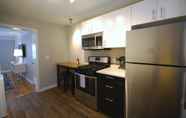 Kamar Tidur 4 The Big Awesome 2BR 1BA Condo A - Includes Bi-weekly Cleanings w Linen Change