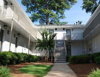 Exterior 2 The Big Awesome 2BR 1BA Condo L - Includes Bi-weekly Cleanings w Linen Change