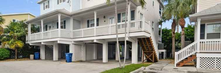 Exterior Coral Villa by Avantstay Close 2 DT Key West Shared Pool & Patio!