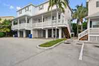 Exterior Coral Villa by Avantstay Close 2 DT Key West Shared Pool & Patio!