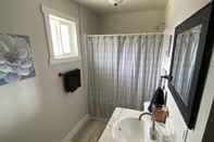 In-room Bathroom CB&M Executive Suites