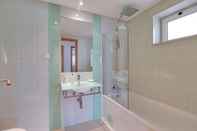 ห้องน้ำภายในห้อง Tavira Formosa BAY 1 by Homing