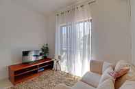 Common Space Faro Airport Flat 1 by Homing