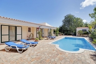 Kolam Renang Algarve Country Villa With Pool by Homing