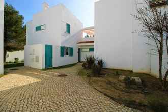 Exterior 4 Prainha Algarve Villa With Pool by Homing