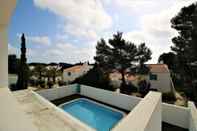 Kolam Renang Prainha Algarve Villa With Pool by Homing