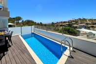 สระว่ายน้ำ Albufeira Deluxe Residence With Pool by Homing