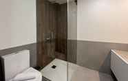 In-room Bathroom 2 Faro Design 1 by Homing