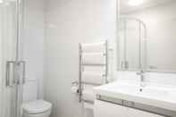In-room Bathroom Sojourn Apartment Hotel - Ghuznee