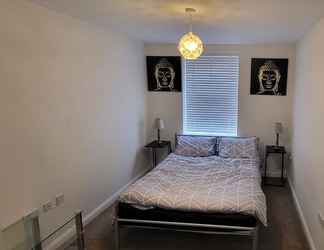 Kamar Tidur 2 Inviting 6-bed House in Nuneaton