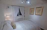 Bedroom 3 Lovely 2 Bed Apartment Pembroke Castle
