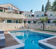 Swimming Pool 2 Villa Diocletian s Palace