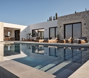 Swimming Pool 2 Design 3-bed Villa With Infinity Pool in Zakynthos