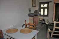 Bedroom Lovely 1-bed Studio in Borgo val di Taro