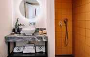 In-room Bathroom 6 Brown Seaside Loutraki