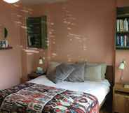 Kamar Tidur 3 Stylish 1 Bedroom Apartment in Vibrant London Fields