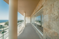 Lobby Grand Modern Seaside With View