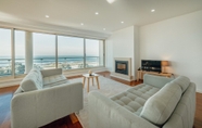 Common Space 3 Grand Modern Seaside With View