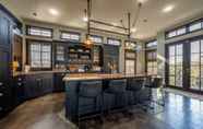 Bar, Kafe dan Lounge 4 The Turnbull House by Boutiq