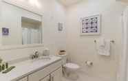 In-room Bathroom 2 Pine Suite - 411 in Philadelphia