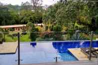 สระว่ายน้ำ Casa Quinta con Piscina Santander