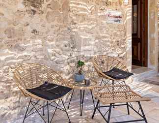 Lobby 2 Venetian Charming ,stone-built Apartment Rethymno