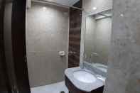 Toilet Kamar City Suites by P&J