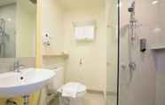 Toilet Kamar 7 Hop Inn Hotel Cebu City